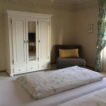 Pansiyon Gaestehaus Am Weiher *